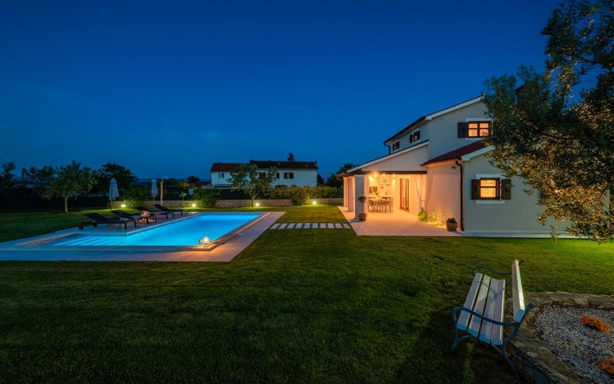 Villa Zara Marčana Buitenkant foto