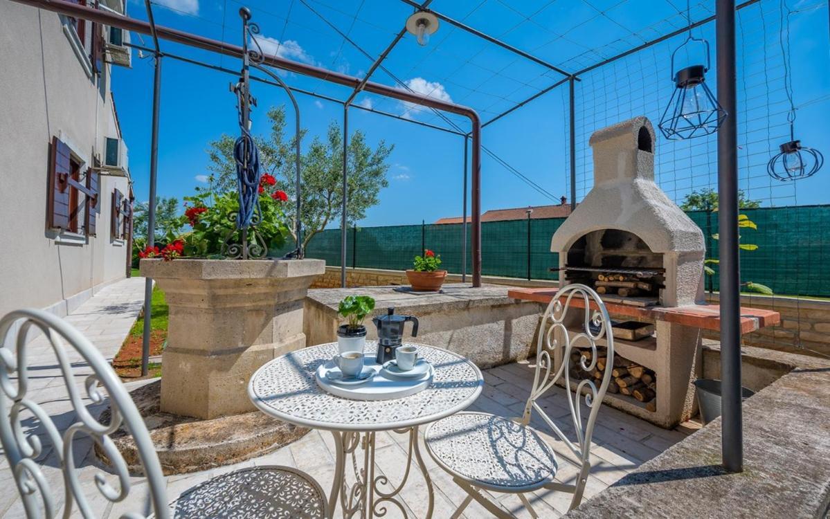 Villa Zara Marčana Buitenkant foto