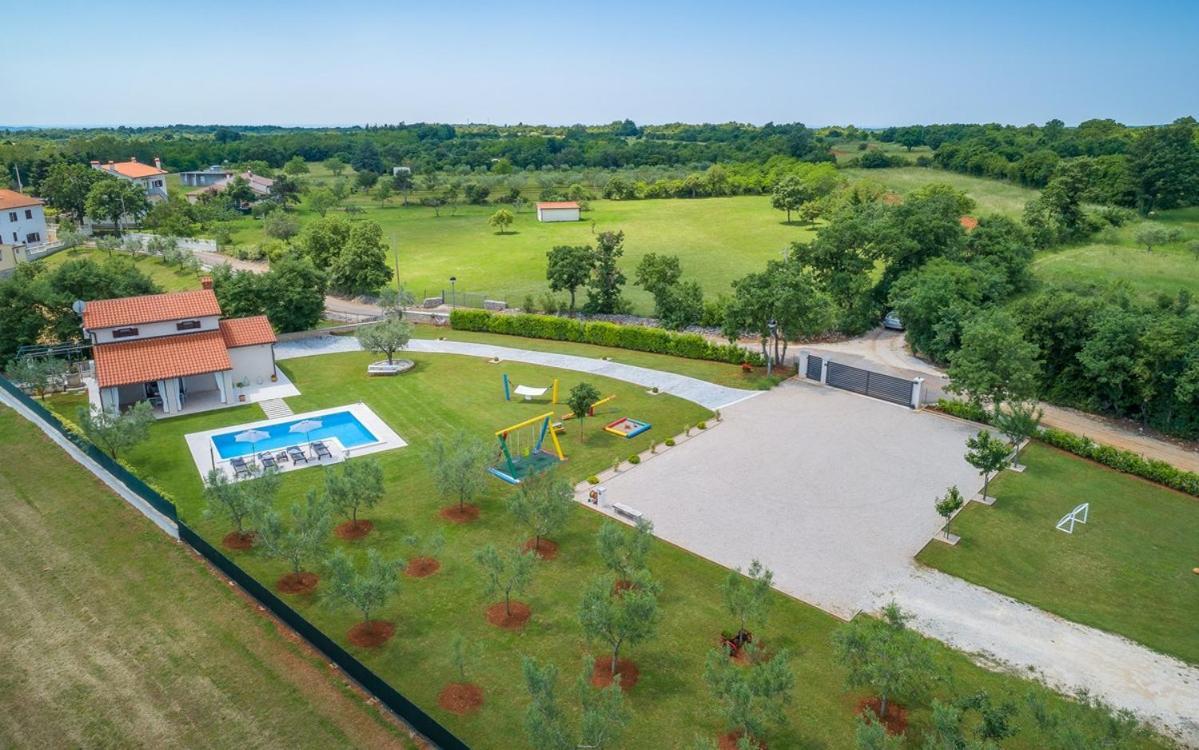 Villa Zara Marčana Buitenkant foto