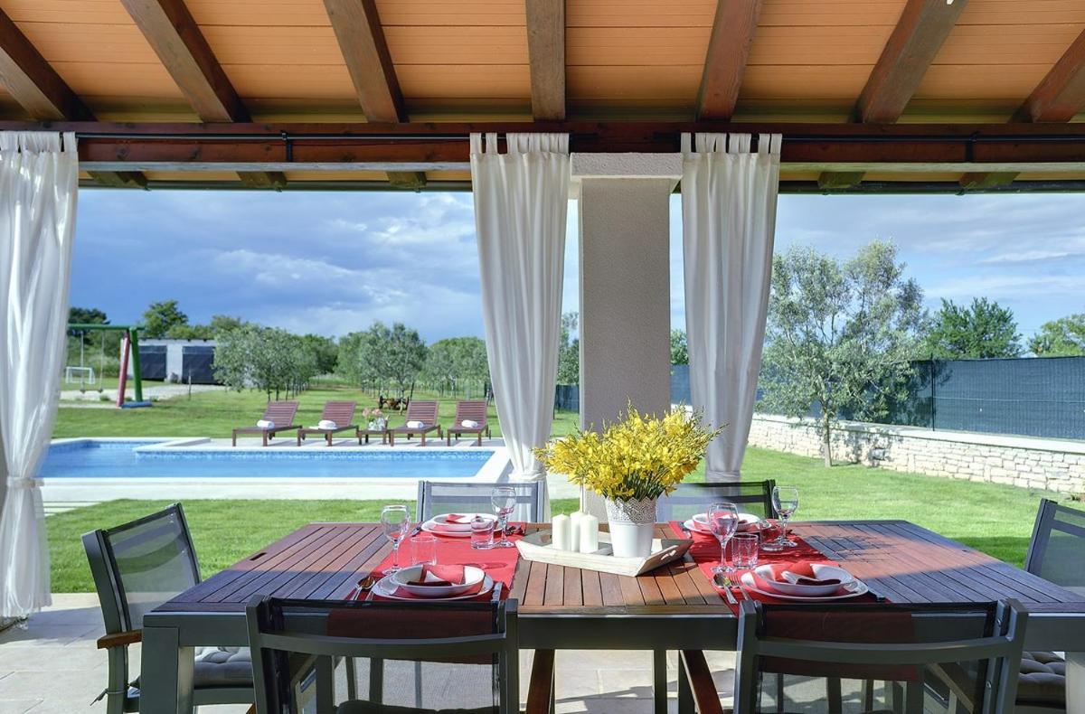 Villa Zara Marčana Buitenkant foto