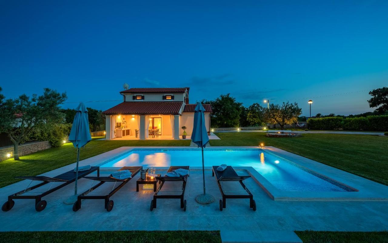 Villa Zara Marčana Buitenkant foto
