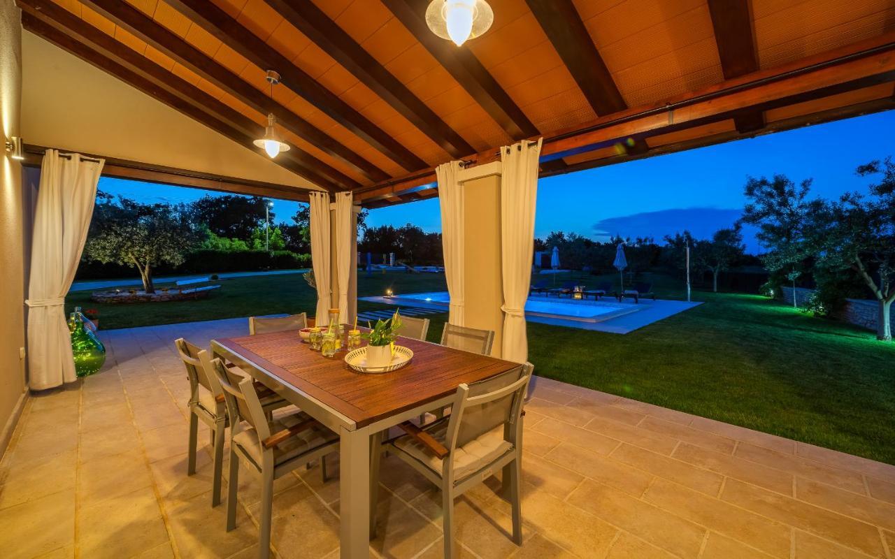 Villa Zara Marčana Buitenkant foto